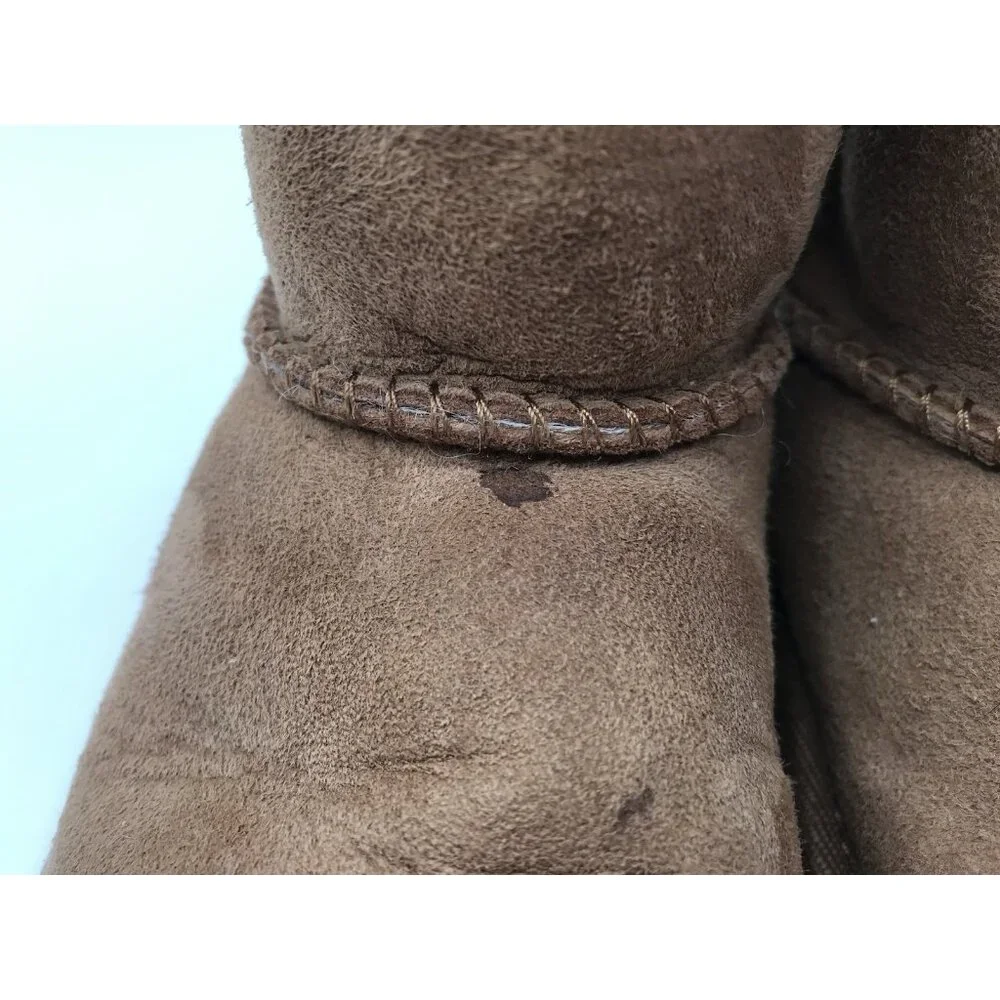 UGG Classic Short Boots Toddler‎ Size 7 Sheepskin Chestnut Suede Fur Lined